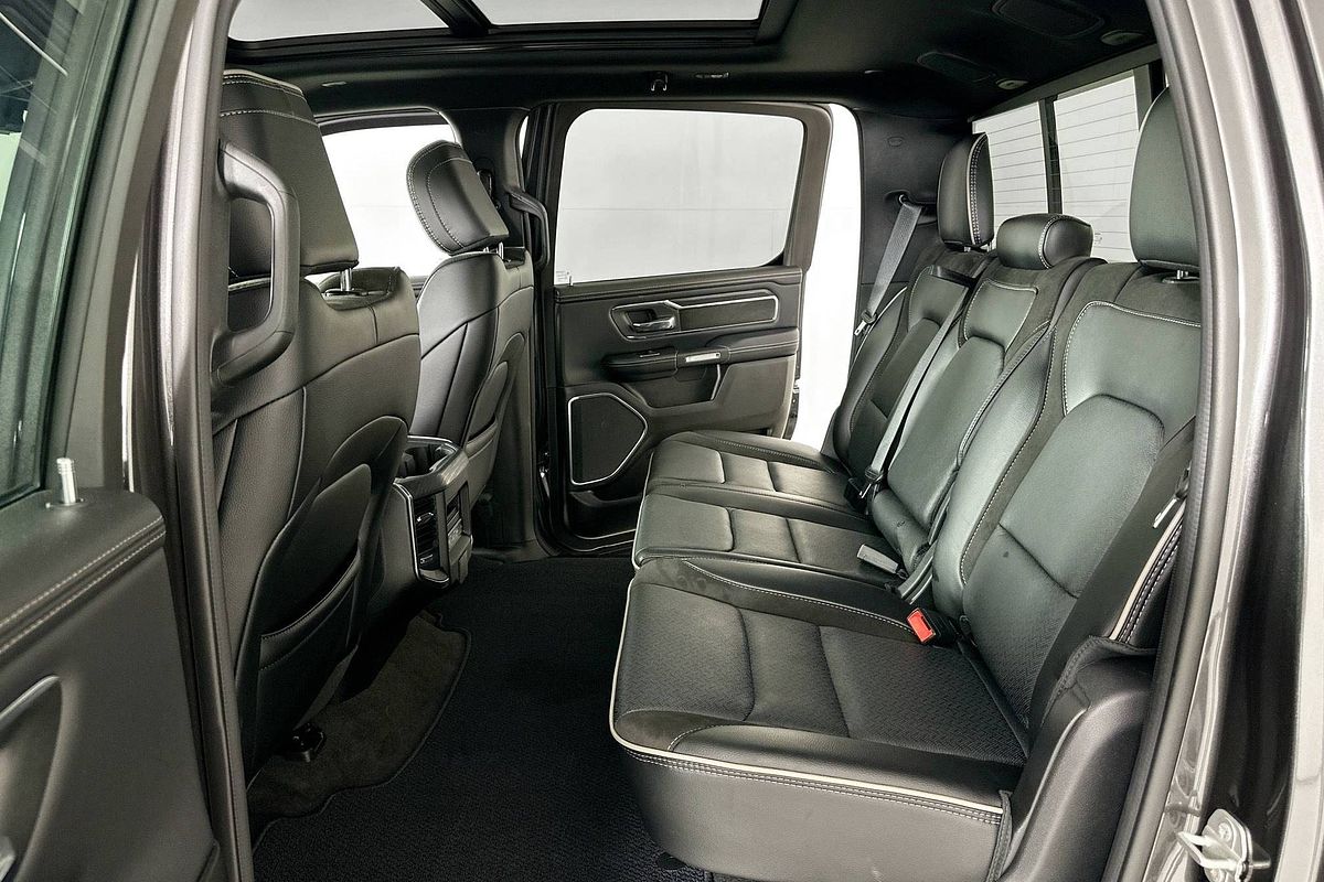 2024 RAM 1500 LARAMIE (w/SUNROOF) MHEV DT MY24 4X4 SWB