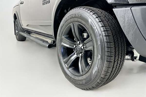 2021 RAM 1500 WARLOCK (BLACK/GREY/HYD BLUE) MY20 4X4