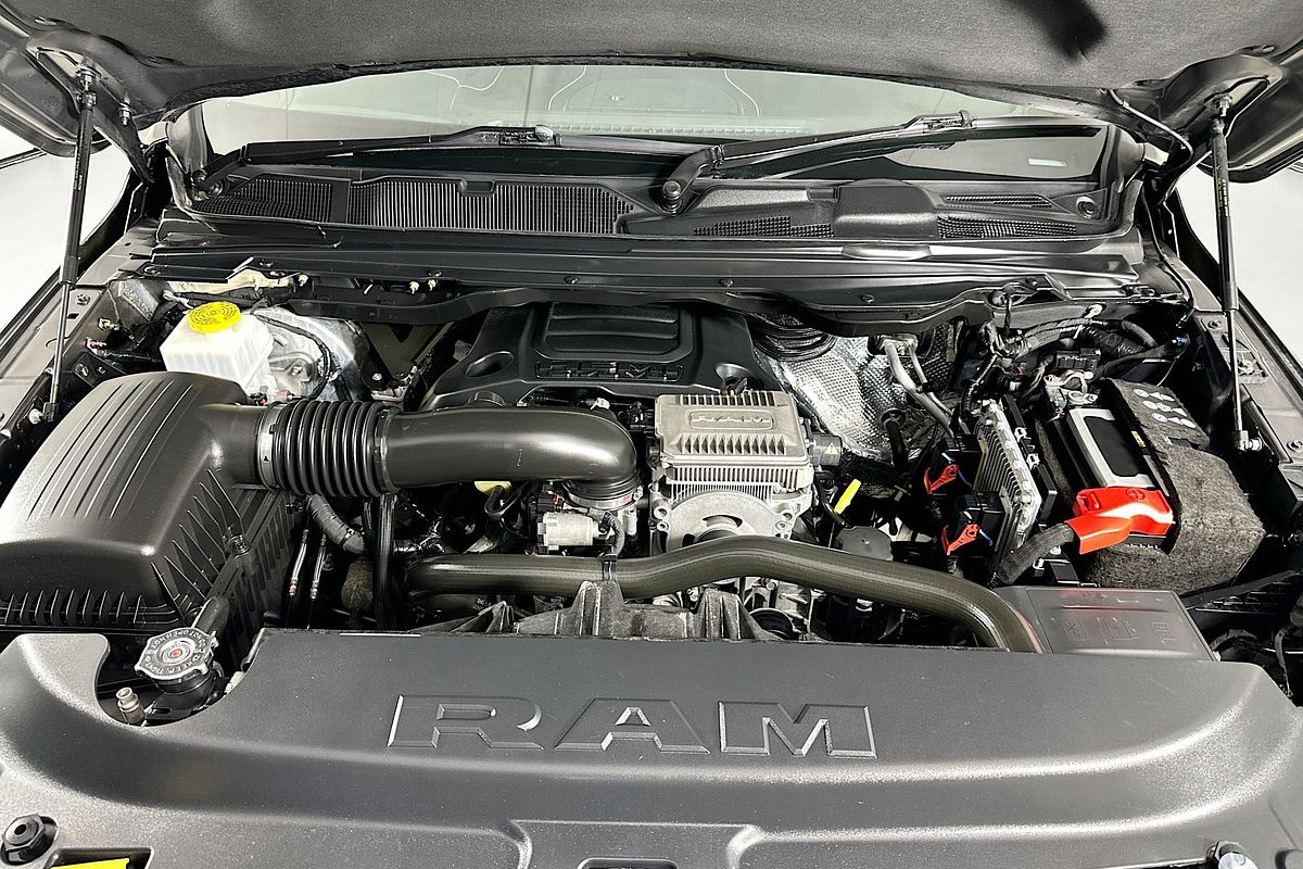2021 RAM 1500 LARAMIE RAMBOX MHEV DT MY22 4X4 SWB