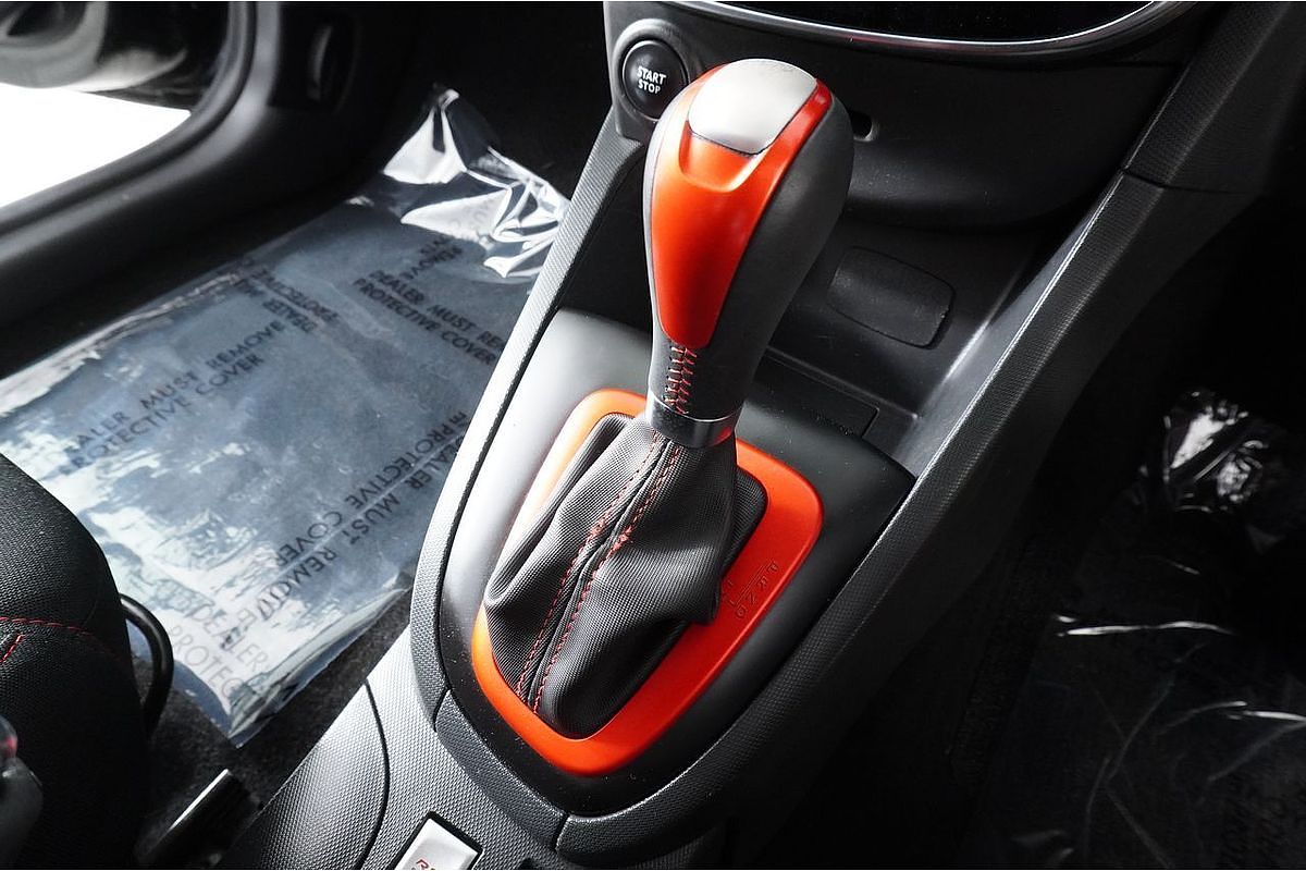 2015 Renault CLIO R.S. 200 SPORT X98