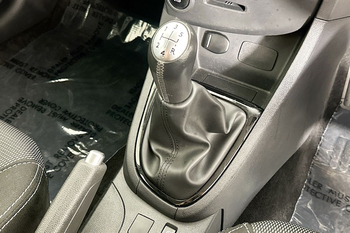 2017 Renault Clio EXPRESSION X98