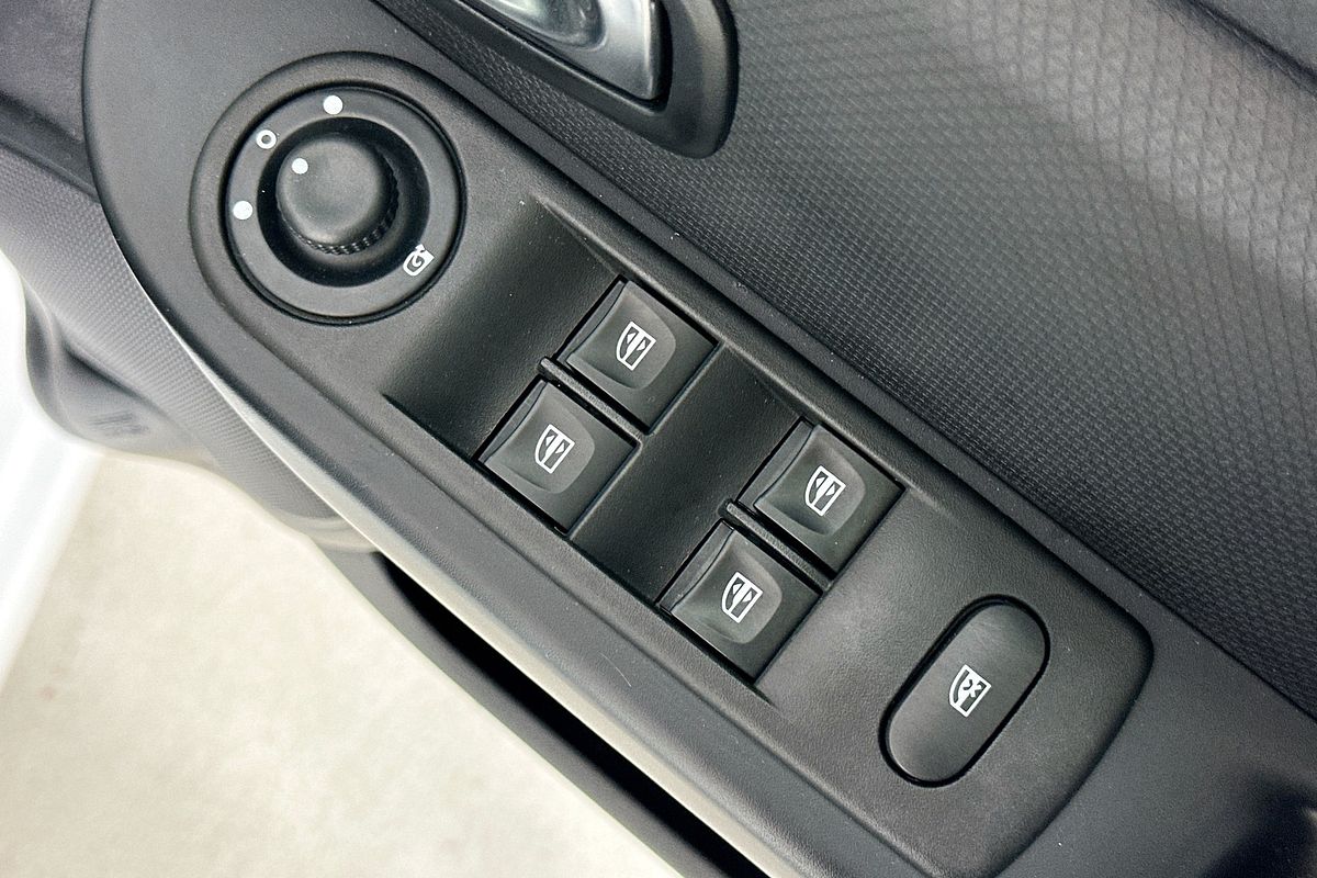 2017 Renault Clio EXPRESSION X98