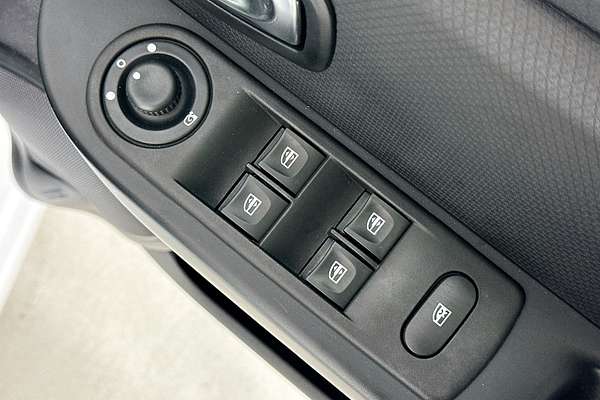 2017 Renault Clio EXPRESSION X98