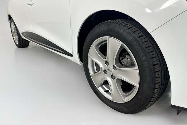 2017 Renault Clio EXPRESSION X98