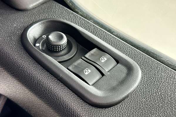 2019 Renault MASTER LWB MID WINDOW X62 MY17 LWB Mid Roof