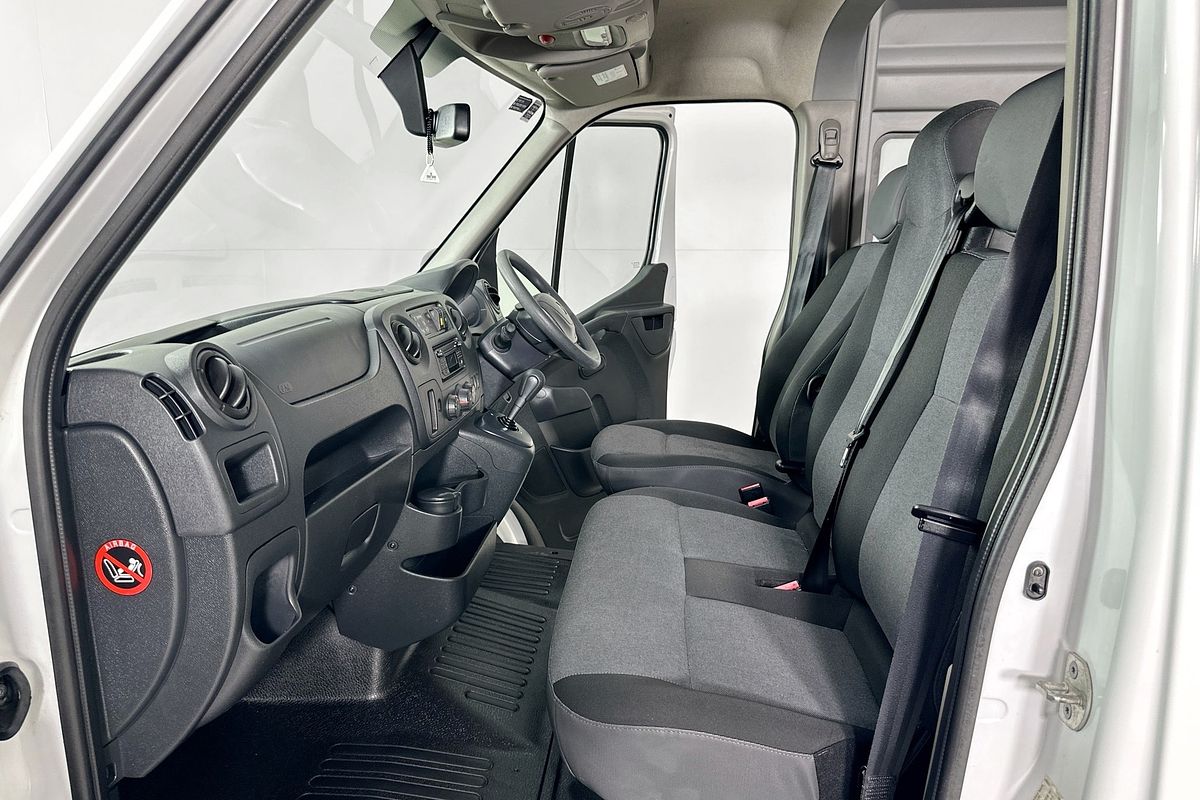 2019 Renault MASTER LWB MID WINDOW X62 MY17 LWB Mid Roof