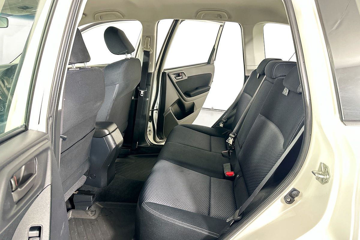 2014 Subaru FORESTER 2.0D MY14