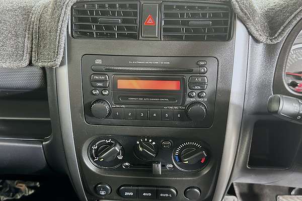 2014 Suzuki Jimny SIERRA (4x4)
