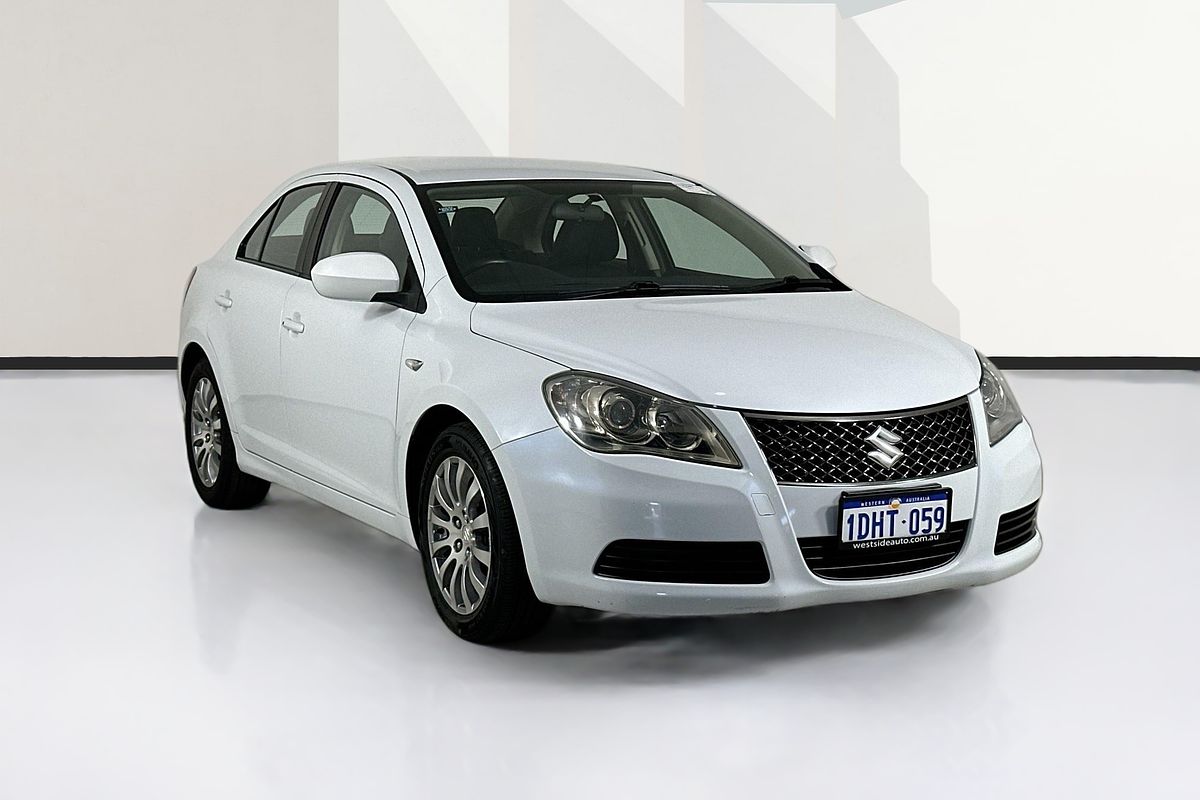 2010 Suzuki KIZASHI XL FR