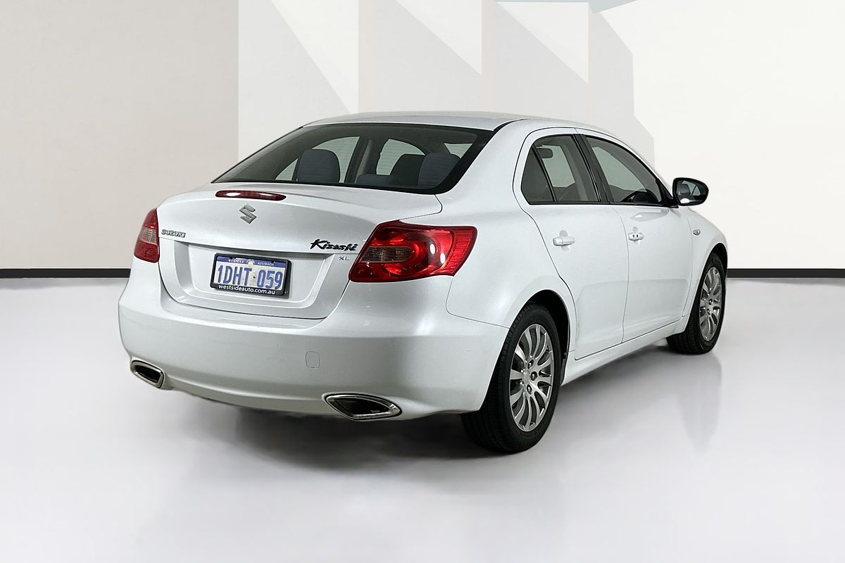 2010 Suzuki KIZASHI XL FR