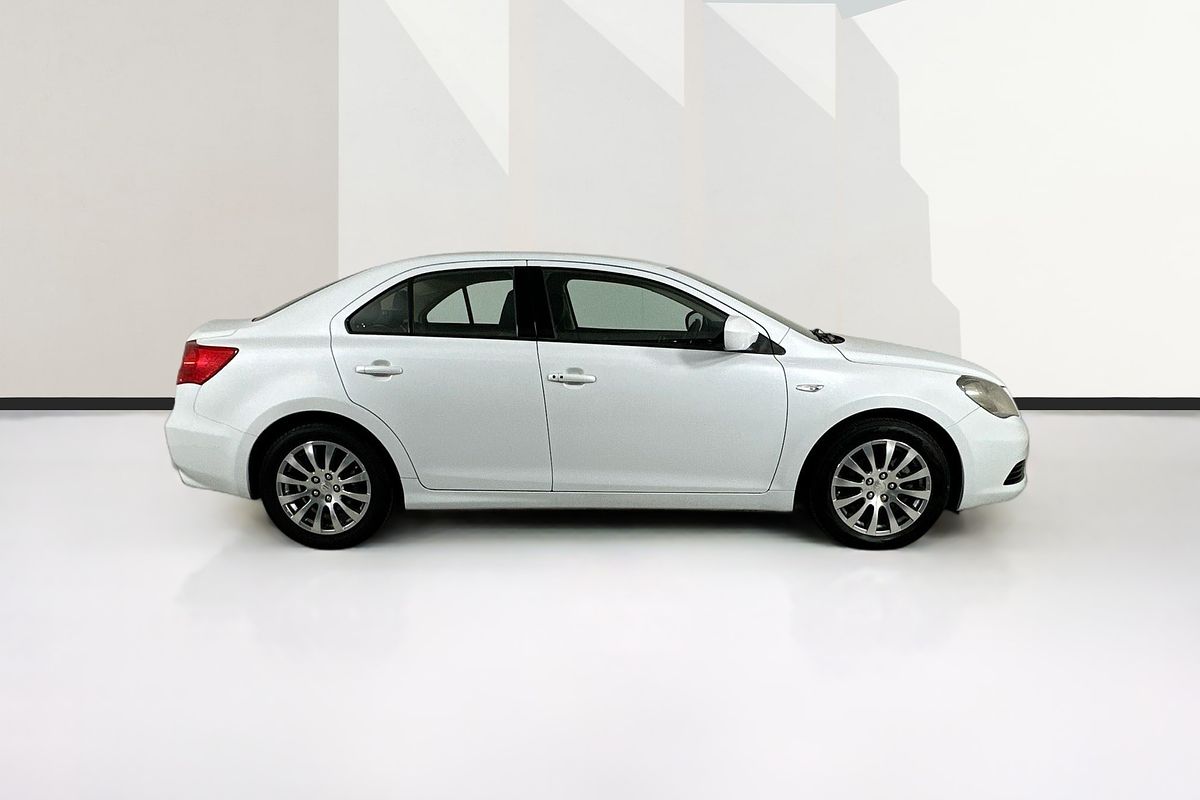 2010 Suzuki KIZASHI XL FR