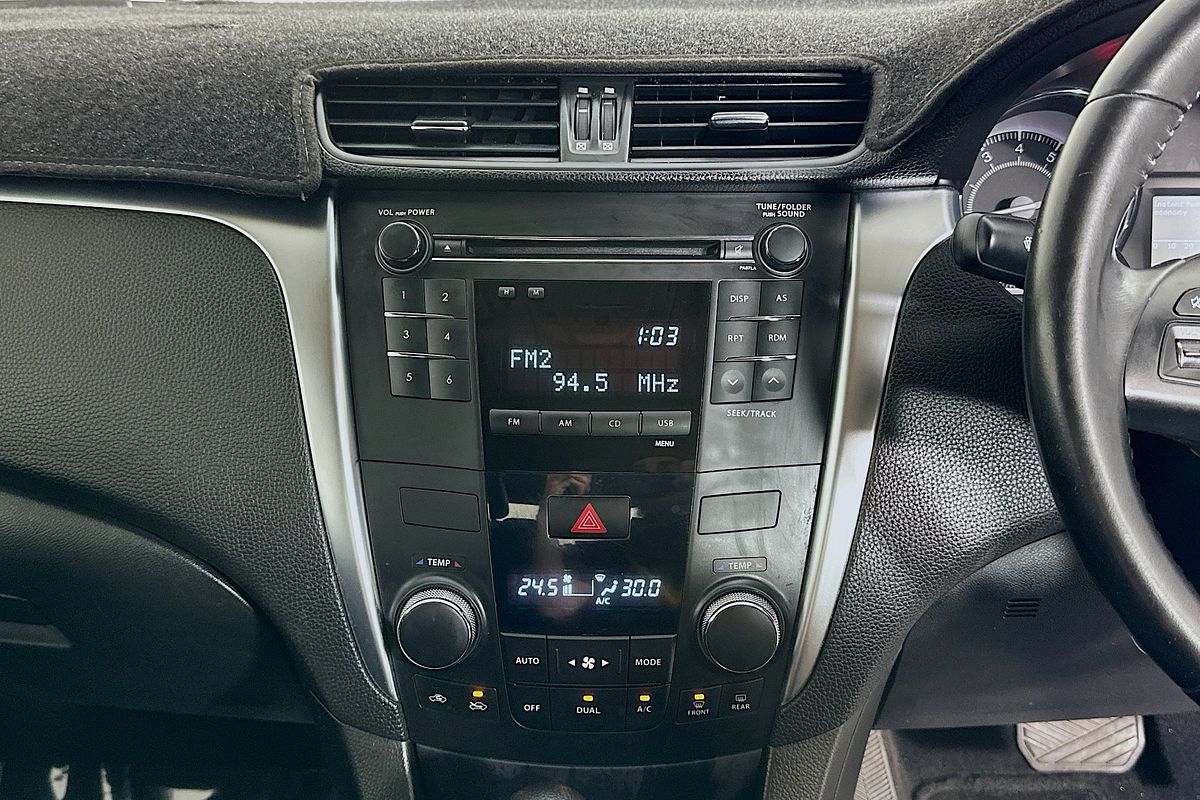 2010 Suzuki KIZASHI XL FR
