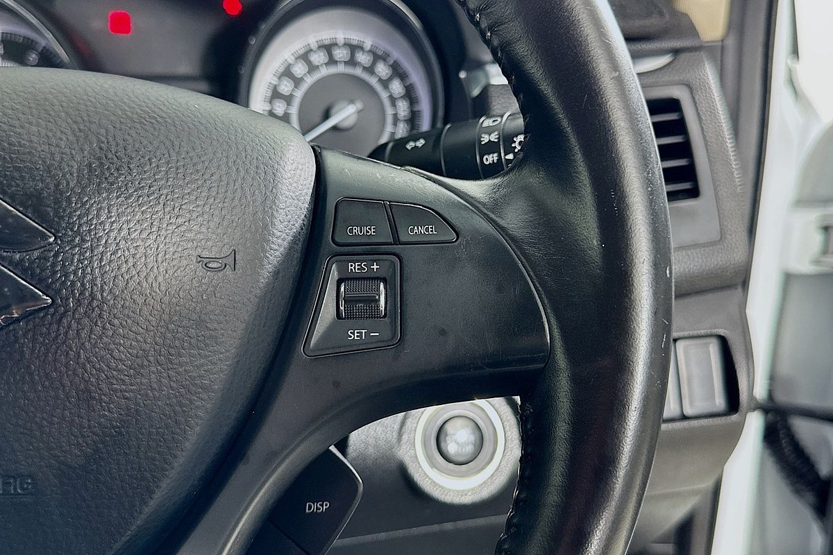 2010 Suzuki KIZASHI XL FR