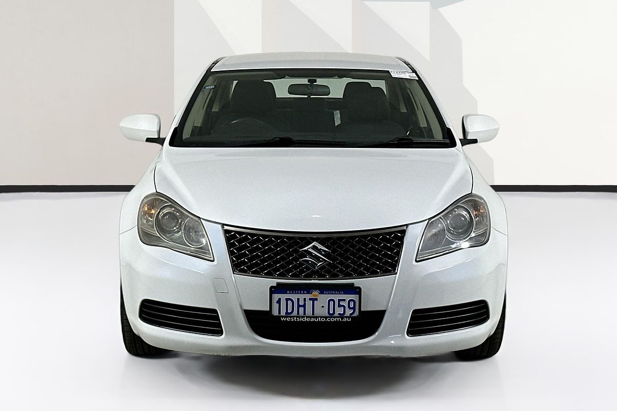 2010 Suzuki KIZASHI XL FR