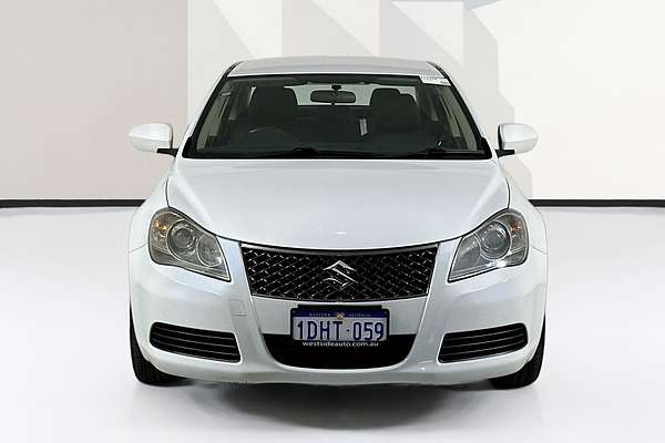 2010 Suzuki KIZASHI XL FR