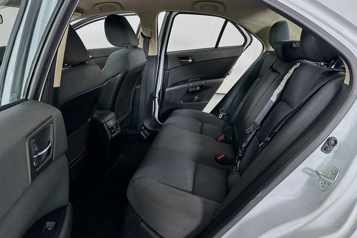 2010 Suzuki KIZASHI XL FR