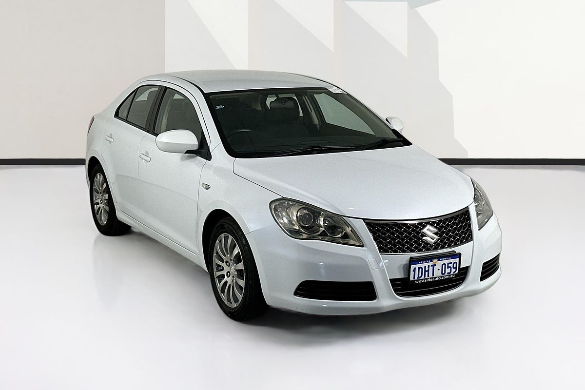 2010 Suzuki KIZASHI XL FR
