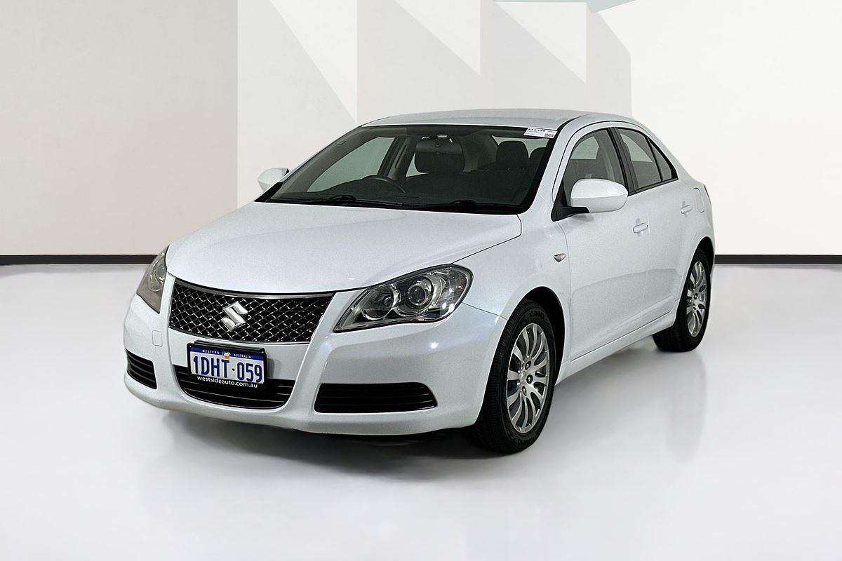 2010 Suzuki KIZASHI XL FR