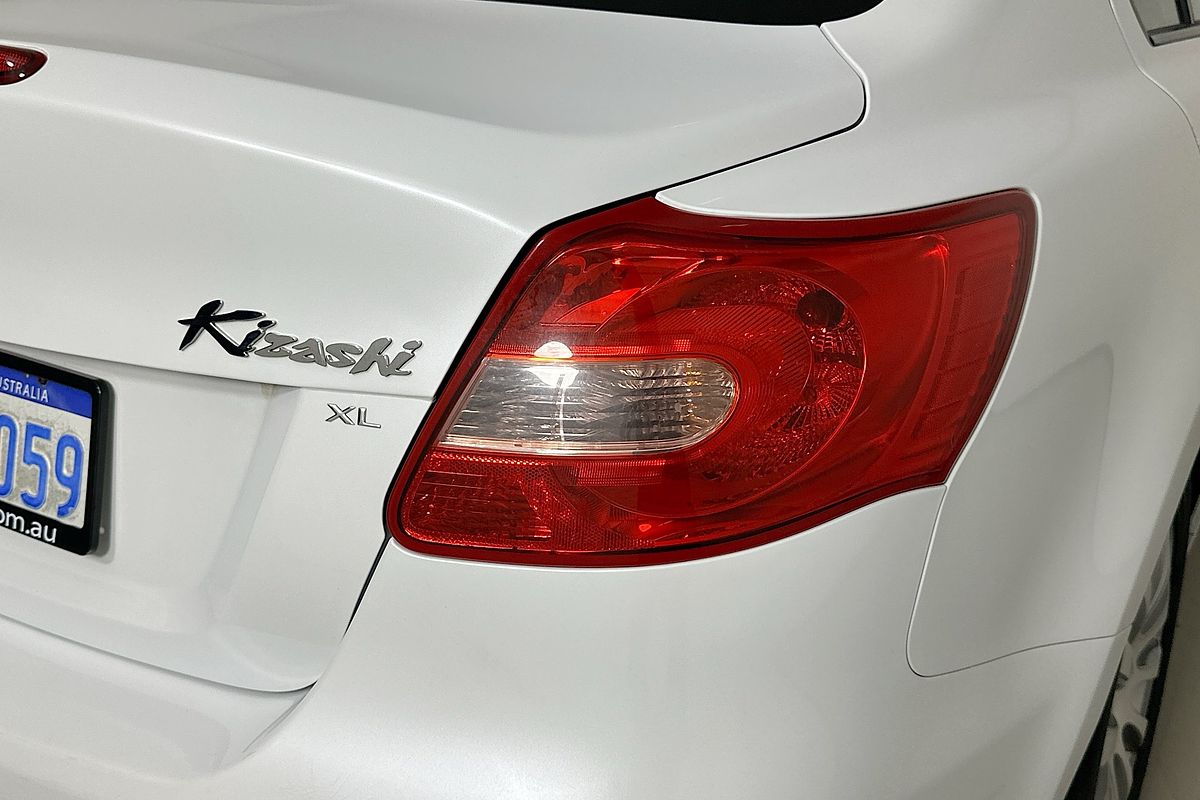 2010 Suzuki KIZASHI XL FR