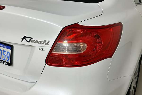2010 Suzuki KIZASHI XL FR
