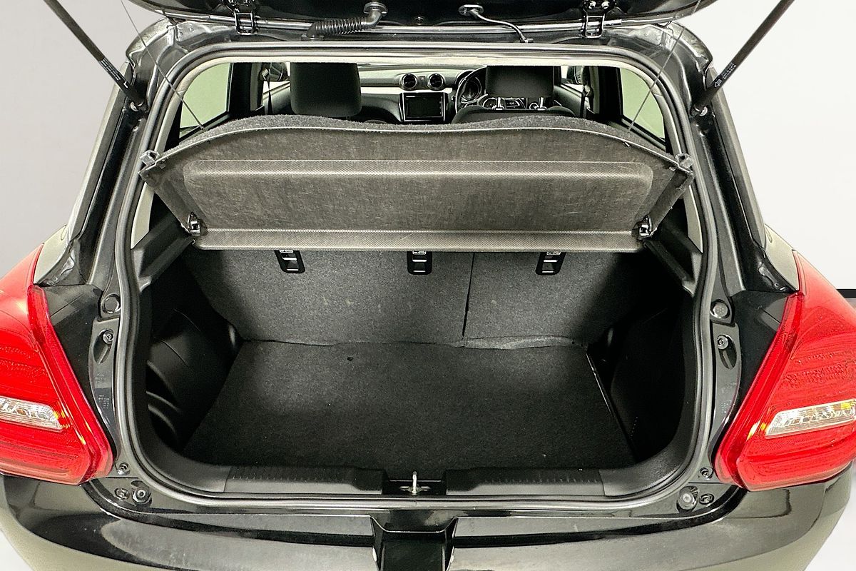 2017 Suzuki SWIFT GLX TURBO AL