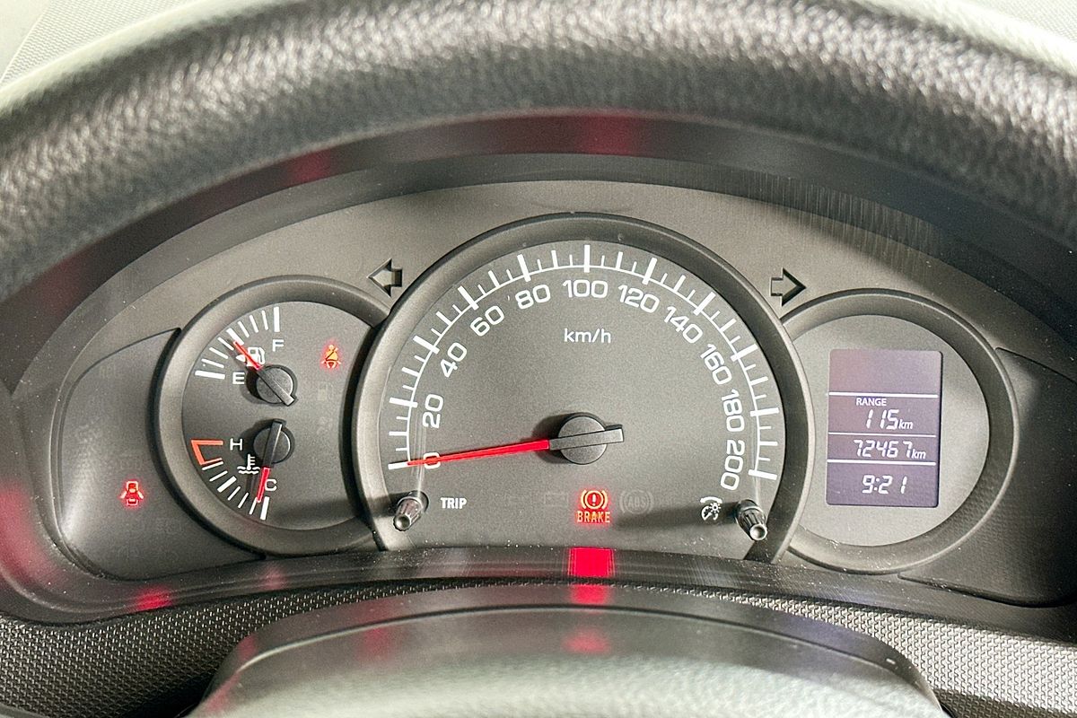 2011 Suzuki SWIFT GA FZ