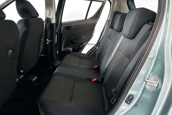 2011 Suzuki SWIFT GA FZ