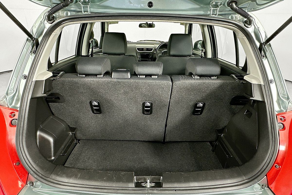 2011 Suzuki SWIFT GA FZ