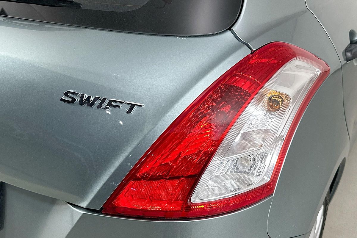 2011 Suzuki SWIFT GA FZ