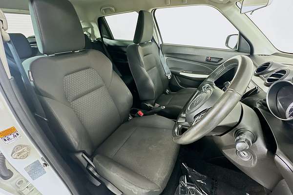 2023 Suzuki SWIFT GL NAVI AZ SERIES II