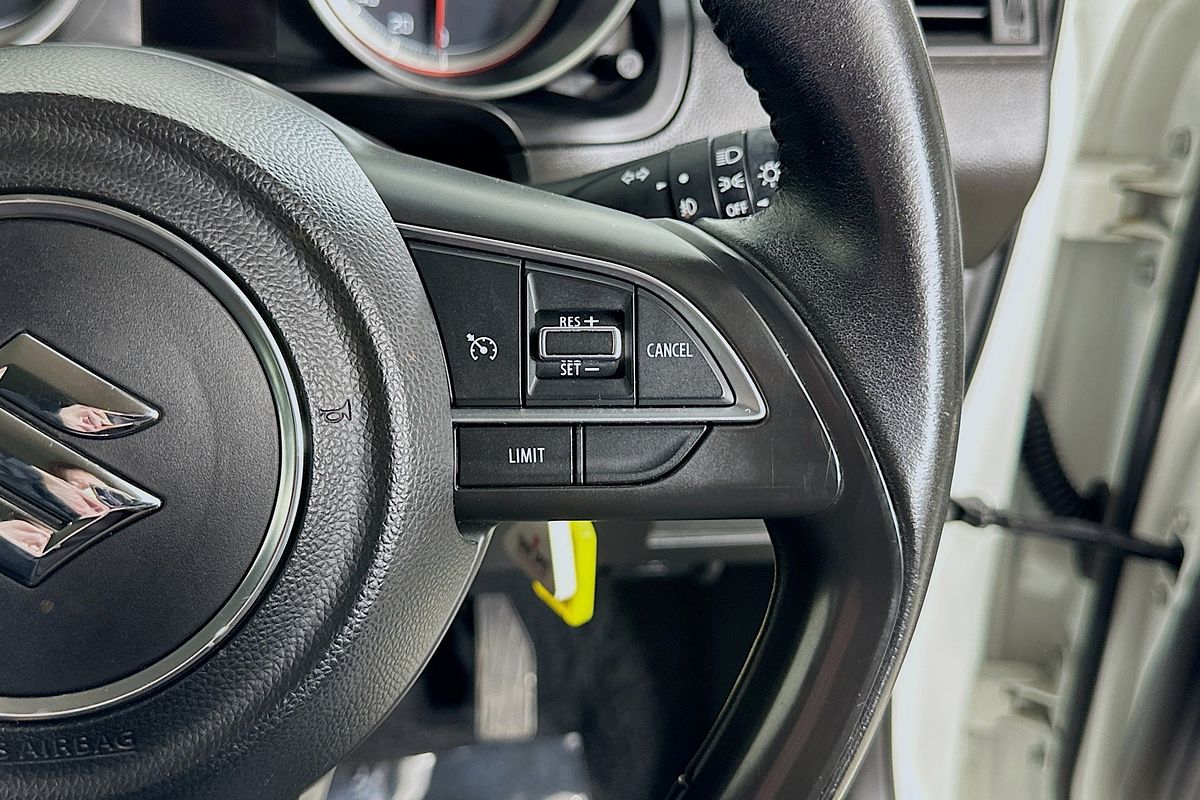 2020 Suzuki SWIFT GL NAVI AZ SERIES II