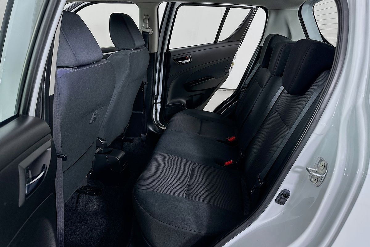 2012 Suzuki SWIFT GL FZ