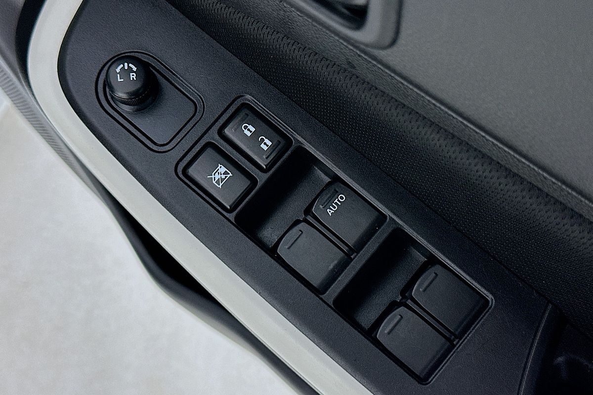 2020 Suzuki SWIFT GL NAVI AZ SERIES II