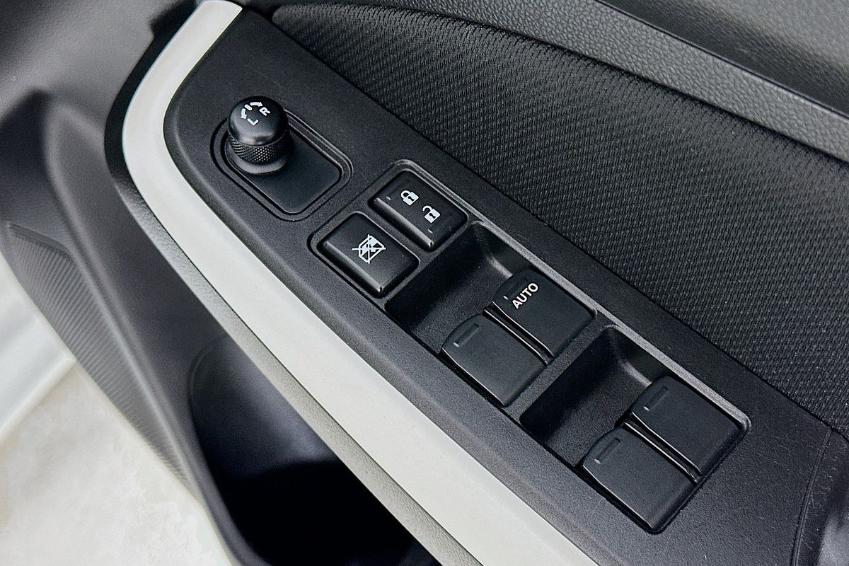 2020 Suzuki SWIFT GL NAVI AZ SERIES II