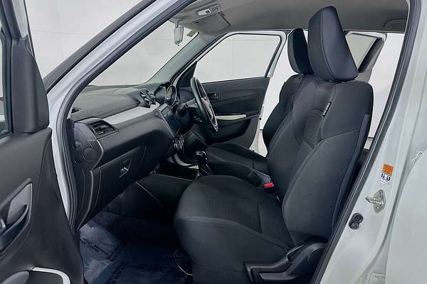 2022 Suzuki SWIFT GL NAVI AZ SERIES II
