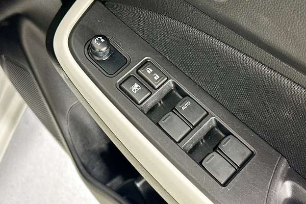 2023 Suzuki SWIFT GL NAVI AZ SERIES II