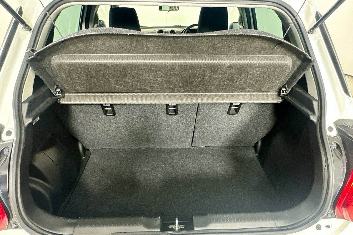 2023 Suzuki SWIFT GL NAVI AZ SERIES II