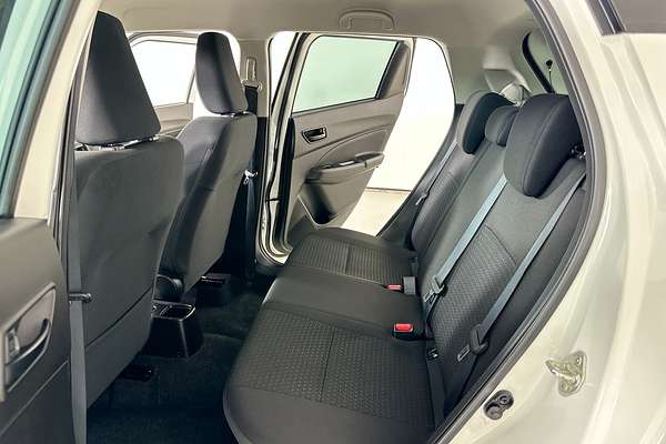 2023 Suzuki SWIFT GL NAVI AZ SERIES II