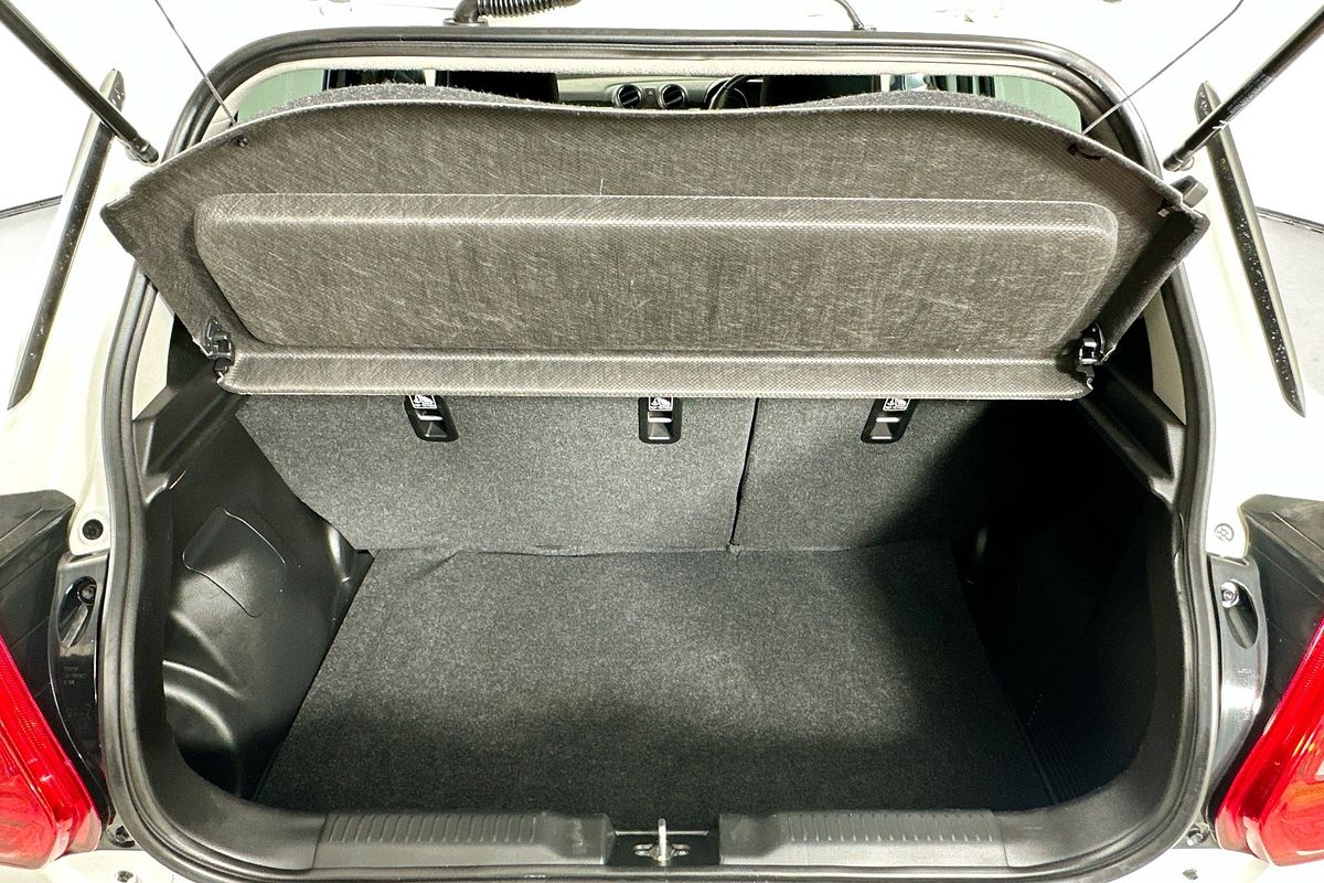 2023 Suzuki SWIFT GL NAVI AZ SERIES II