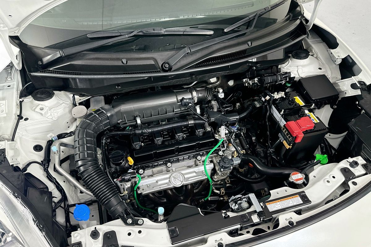 2023 Suzuki SWIFT GL NAVI AZ SERIES II