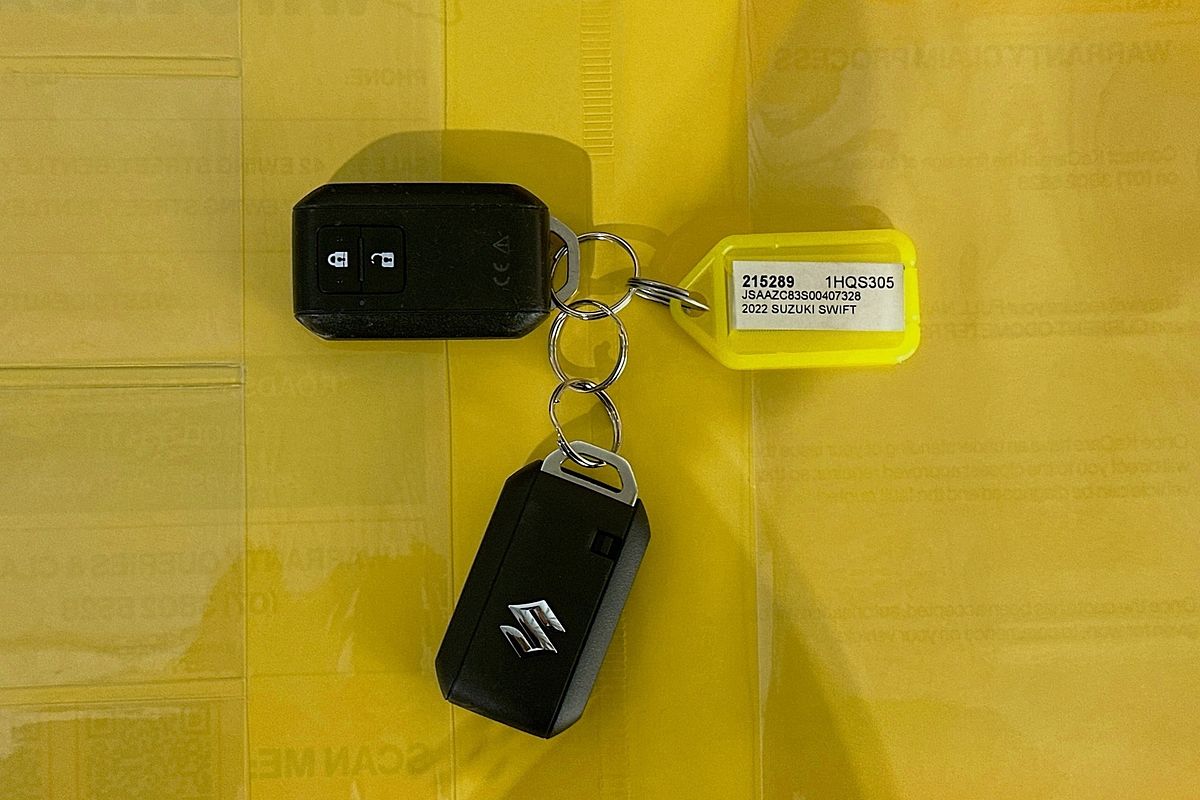 2022 Suzuki SWIFT GL NAVI AZ SERIES II