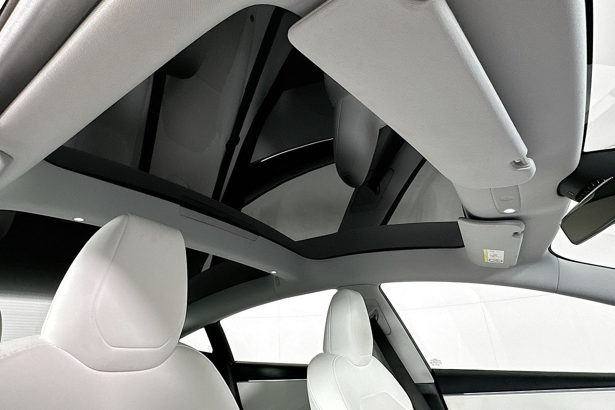 2024 Tesla MODEL 3 REAR-WHEEL DRIVE MY23.5