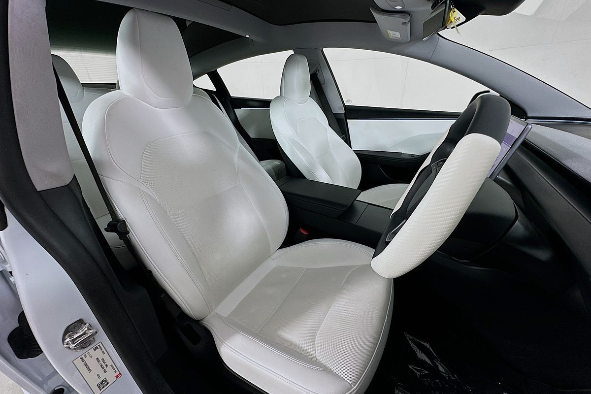 2024 Tesla MODEL 3 REAR-WHEEL DRIVE MY23.5