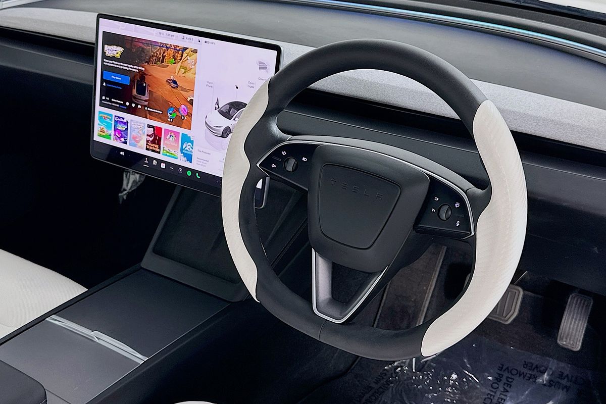 2024 Tesla MODEL 3 REAR-WHEEL DRIVE MY23.5