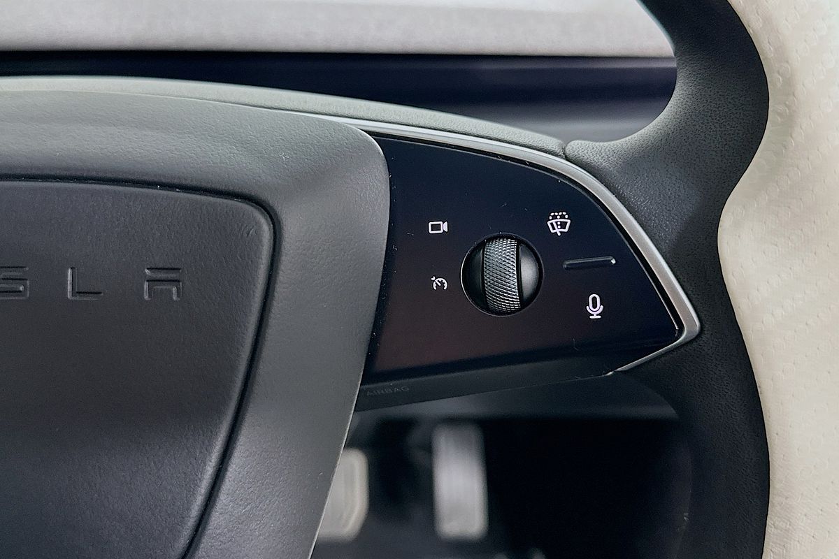 2024 Tesla MODEL 3 REAR-WHEEL DRIVE MY23.5