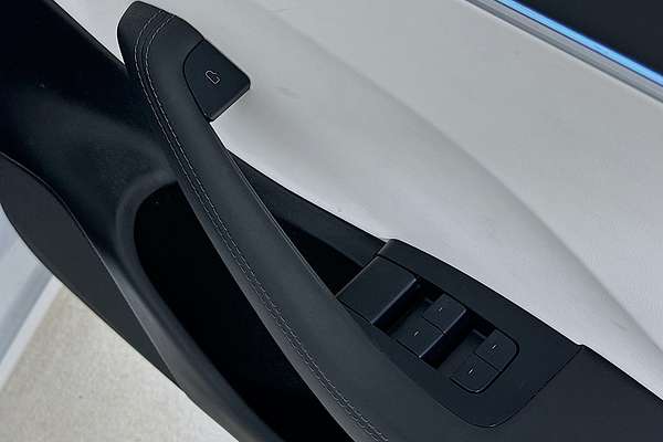 2024 Tesla MODEL 3 REAR-WHEEL DRIVE MY23.5