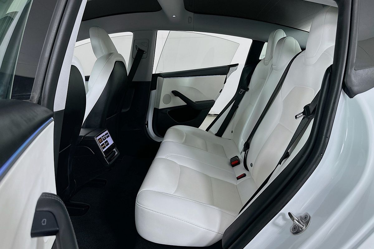 2024 Tesla MODEL 3 REAR-WHEEL DRIVE MY23.5