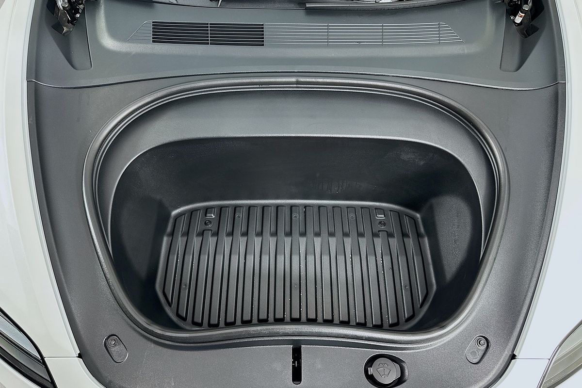 2024 Tesla MODEL 3 REAR-WHEEL DRIVE MY23.5