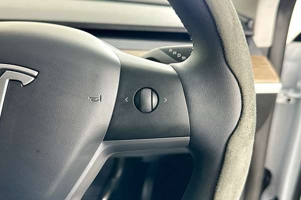 2024 Tesla MODEL Y PERFORMANCE MY24