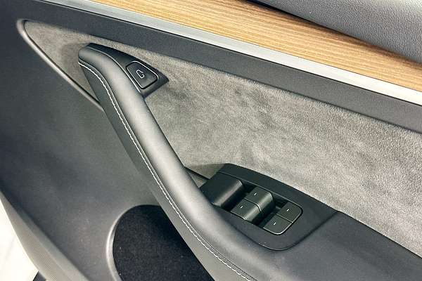 2024 Tesla MODEL Y PERFORMANCE MY24